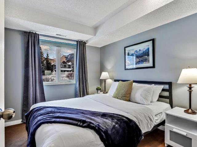 New! Cozy Rocky Mountain Chalet Managed By Little Sister Getaways Canmore Exterior foto