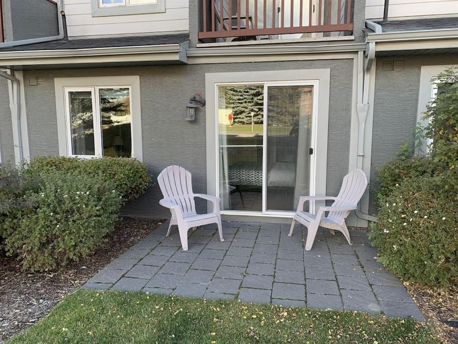 New! Cozy Rocky Mountain Chalet Managed By Little Sister Getaways Canmore Exterior foto