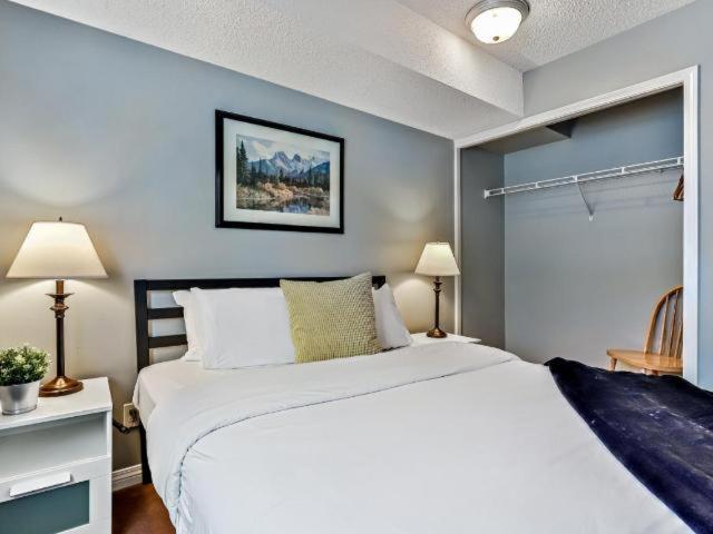 New! Cozy Rocky Mountain Chalet Managed By Little Sister Getaways Canmore Exterior foto